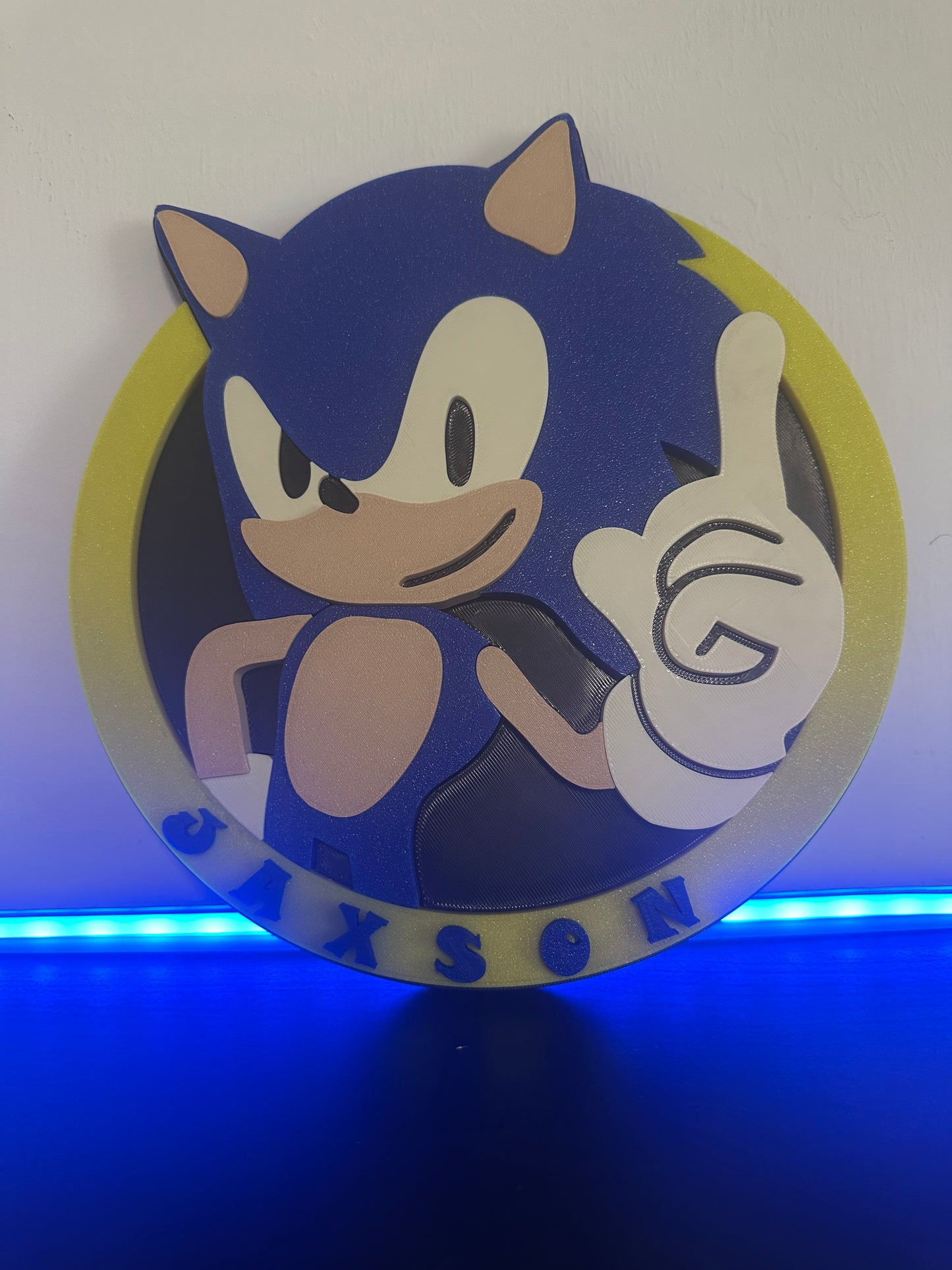 Circular Wall art with Sonic the hedgehog and customized name